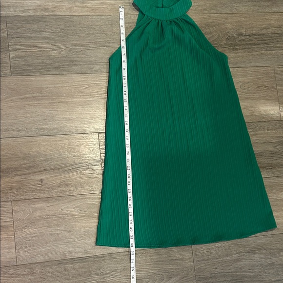 NWOT Elegant Green Women’s Halter Dress Size Small - Picture 4 of 5